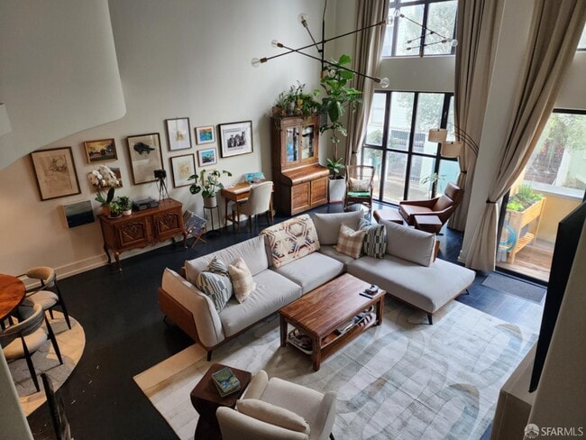 Primary Photo - 74 Brady St