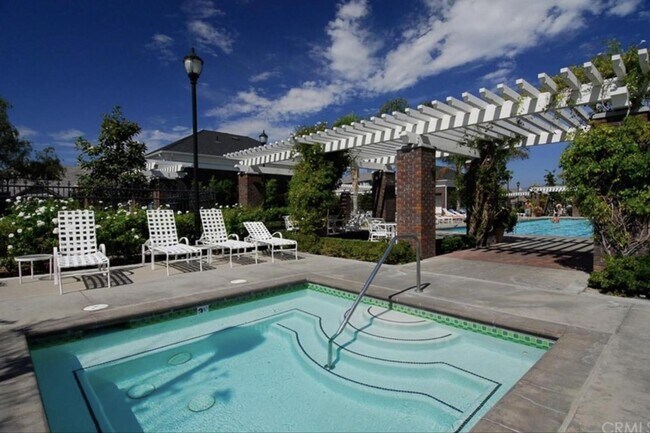 Jacuzzi - 15213 Linden Way