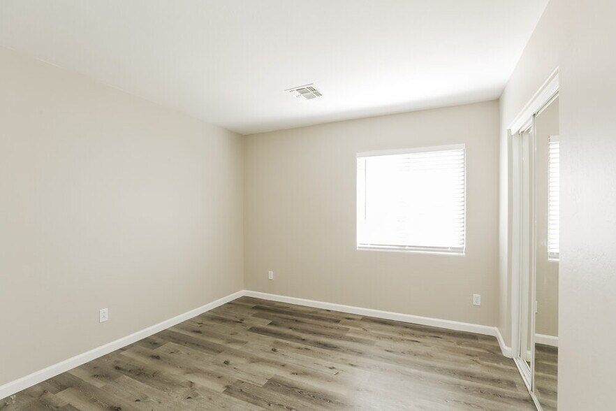 Building Photo - 1629 W Burgess Ln