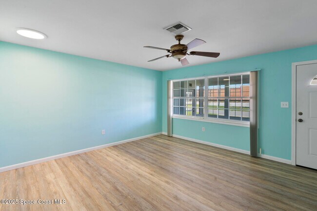 Building Photo - 219 Narvaez Dr