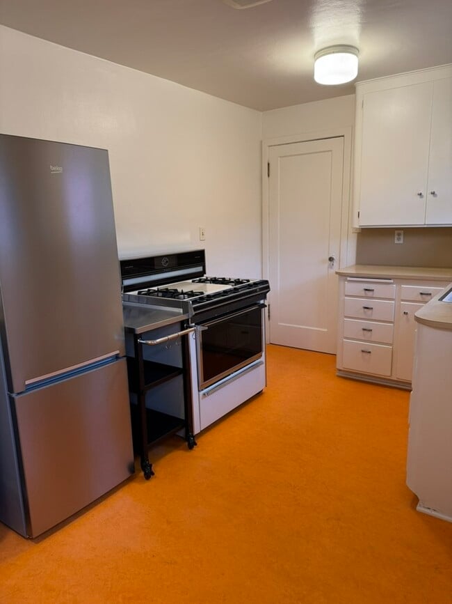 Building Photo - 815 N 36th St