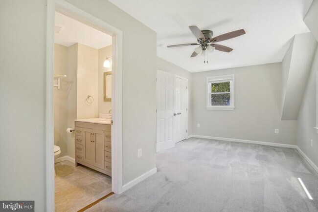Building Photo - 6024 Rixey Dr