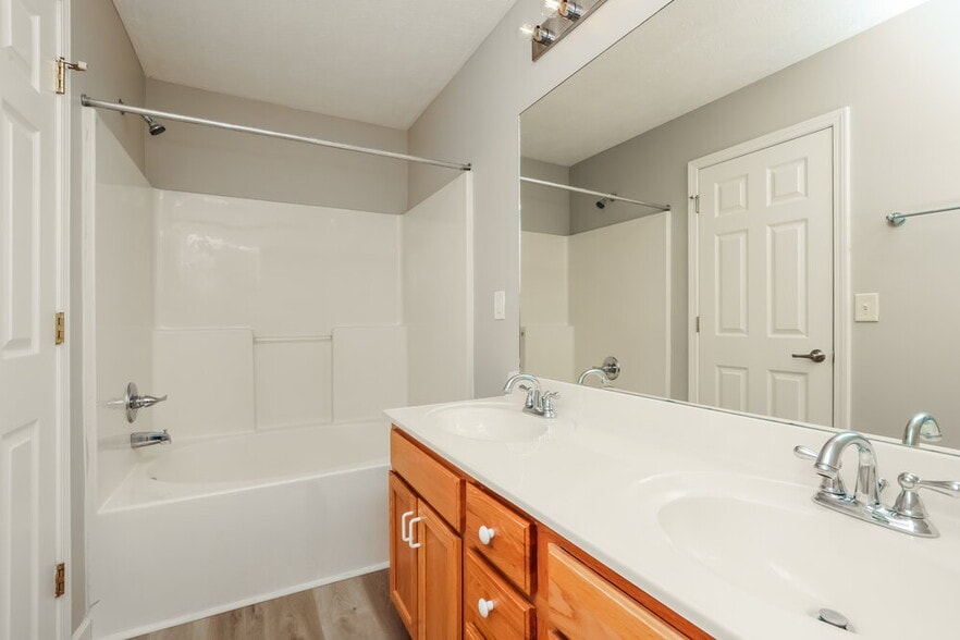 Building Photo - 641 Belgium Dr