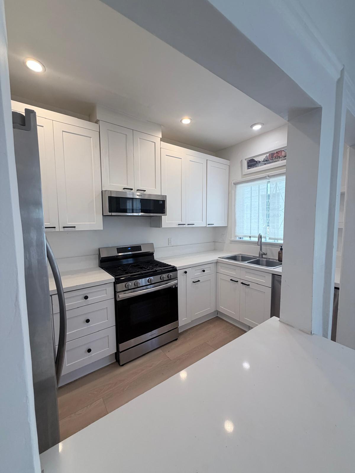 Kitchen - 437 N Spaulding Ave