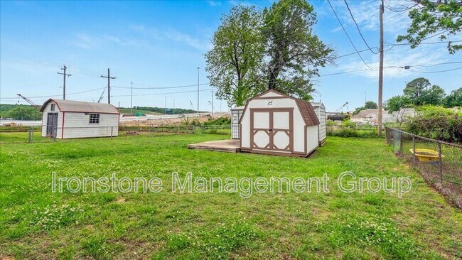 Building Photo - 4956 S Maybelle Ave