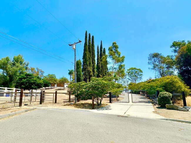 Building Photo - 31340 Aussie Ln