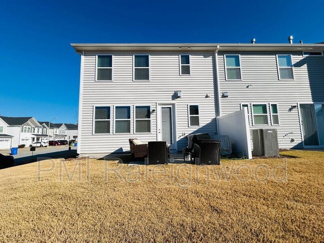 Building Photo - 779 Creekway Dr