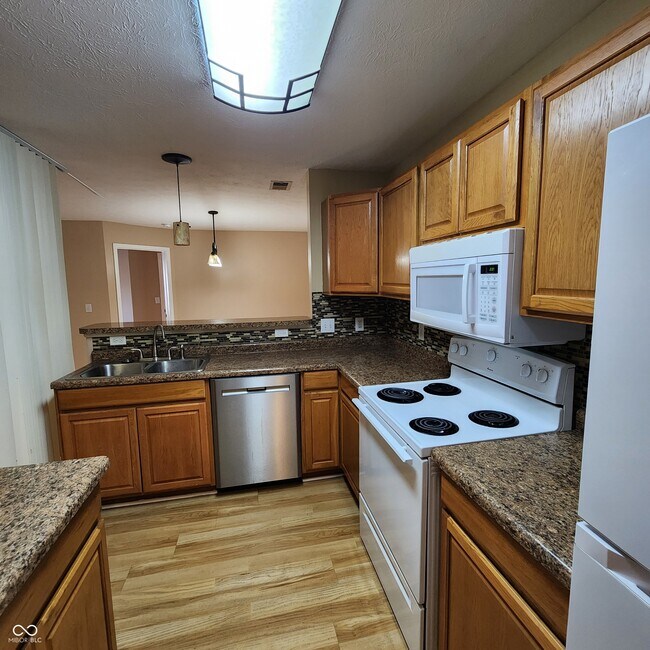 Building Photo - 232 Legends Creek Pl