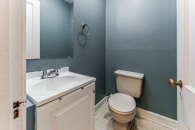 Building Photo - 4-bedroom, 2.5-bath home located in Upper Marlboro
