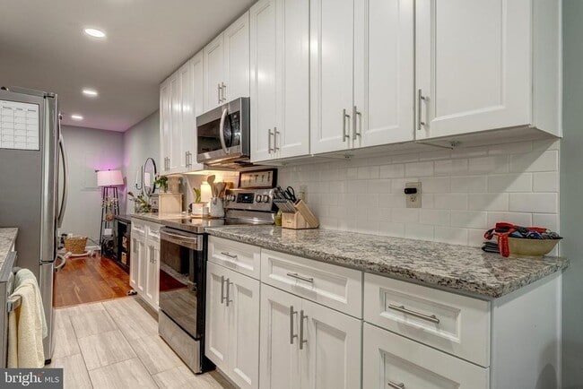Building Photo - 300 Reneau Way