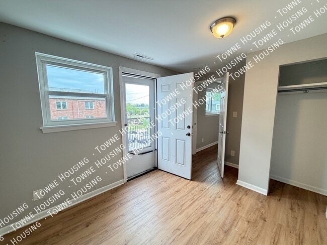 Building Photo - 132 Denrose Dr