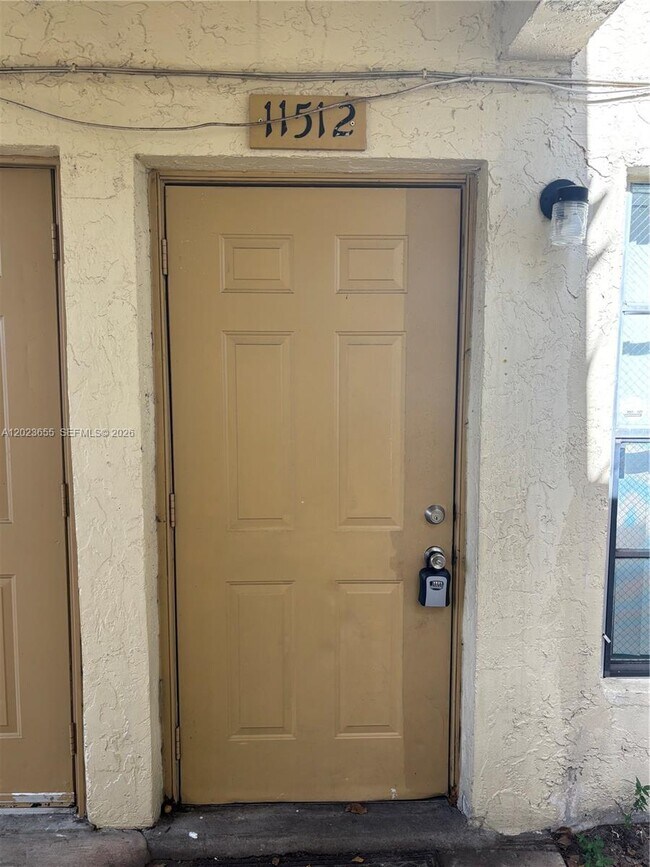 Building Photo - 11512 Royal Palm Blvd