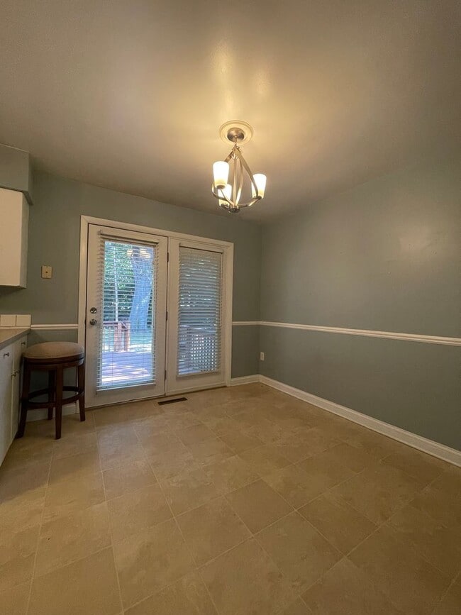Building Photo - Three Bedroom Home in Kalamazoo