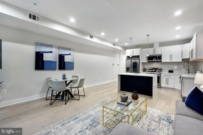 Building Photo - 525 Kennedy St NW