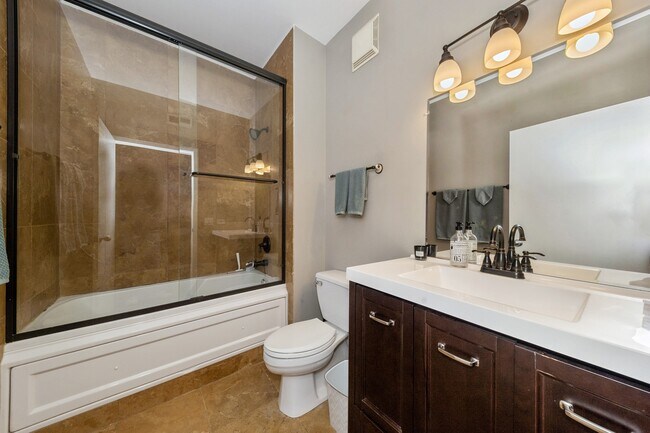 Building Photo - 2024 S Wabash Ave