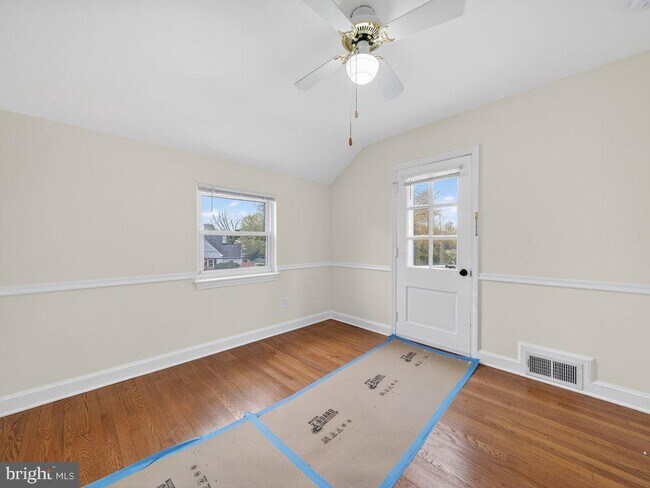 Building Photo - 10506 Lorain Ave