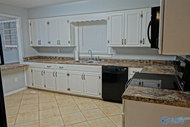 Building Photo - 5013 Holmes Ave NW