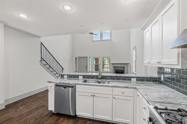 Building Photo - 3818 W 7th St