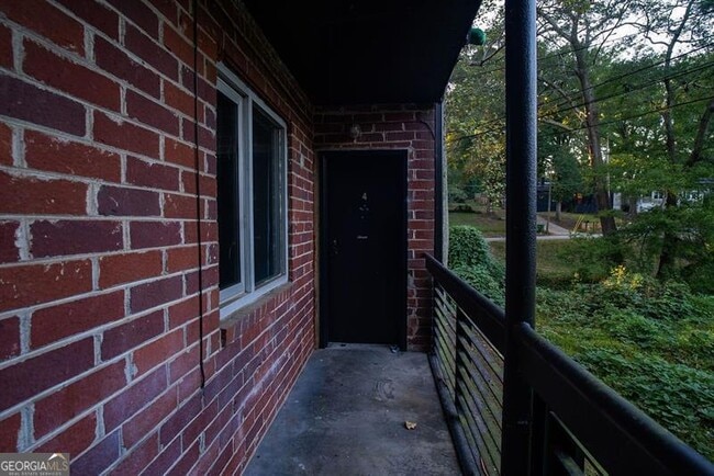 Building Photo - 15 Burbank Dr NW