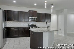 Building Photo - 8732 Ironwood Hill