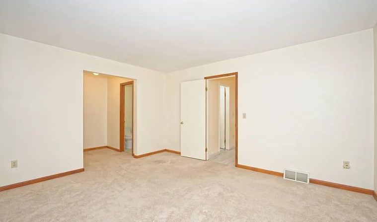 Building Photo - 69 Brenden Ct
