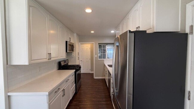 Building Photo - Concord, Nicely remolded 3 bedroom, 3 bathroom home w/ 2 car garage and Tesla solar system