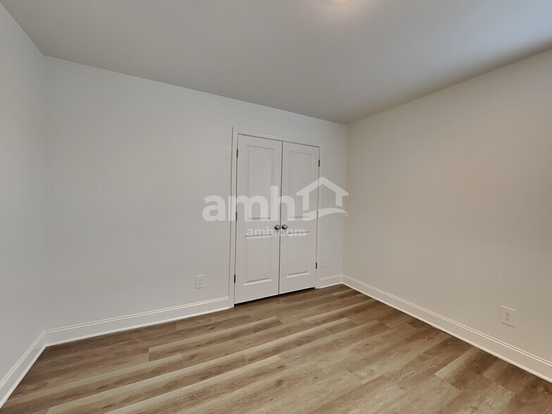 Building Photo - 216 Latitia Lane