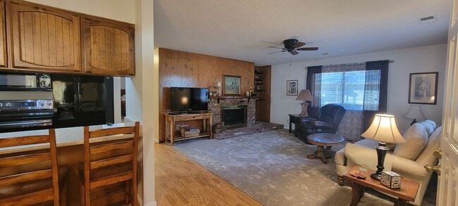 Building Photo - Low Maintenance Lifestyle Near Sacramento River Trail