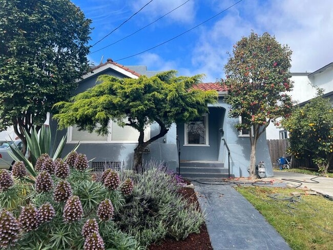 Primary Photo - 3226 Fernside Blvd