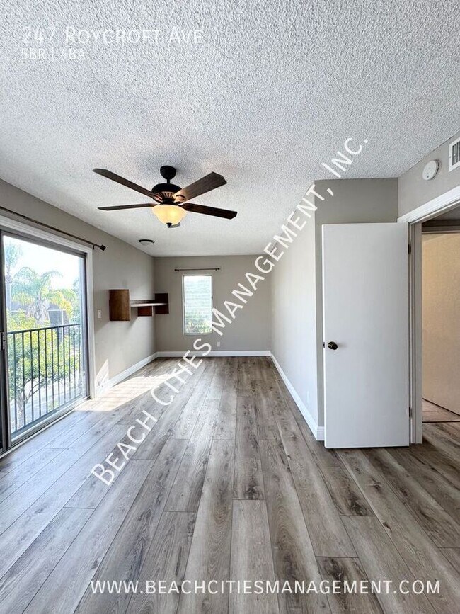 Building Photo - 247 Roycroft Ave