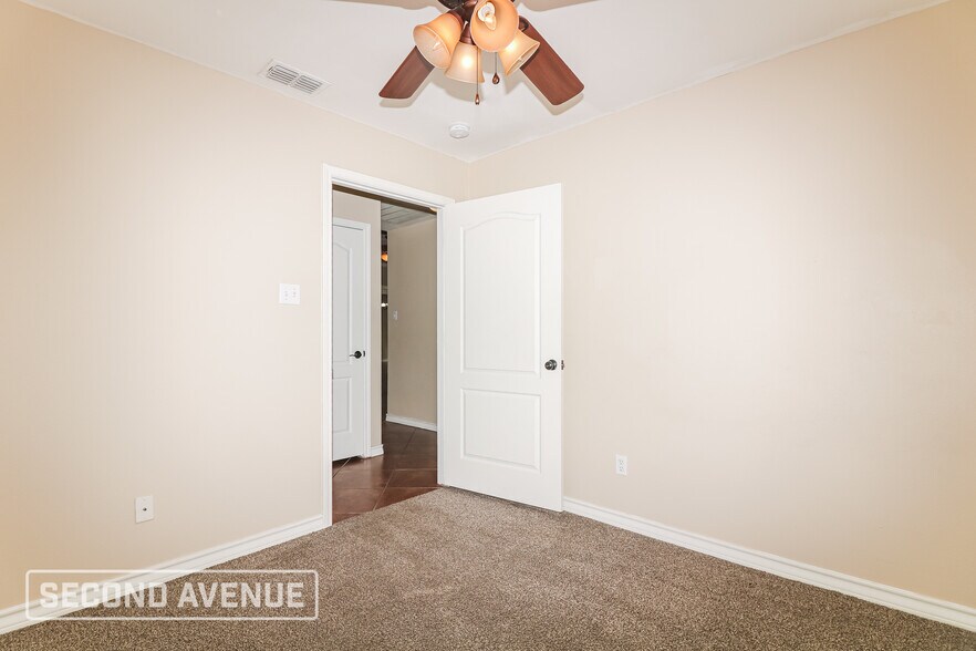 Building Photo - 3630 Garnet Ct