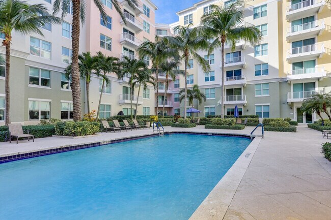 Building Photo - 802 W Windward Way