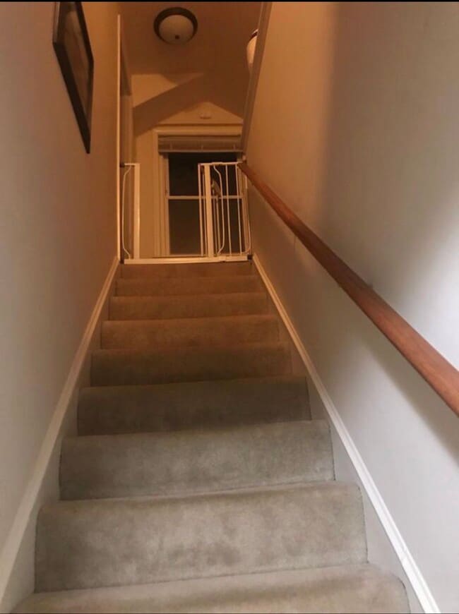 Building Photo - 2836 Summerfield Rd