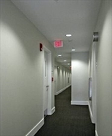 Building Photo - 70 Lincoln St