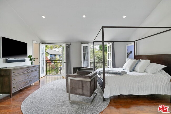 Building Photo - 1531 Marmont Ave