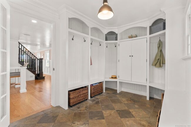 Building Photo - 275 Lalley Blvd