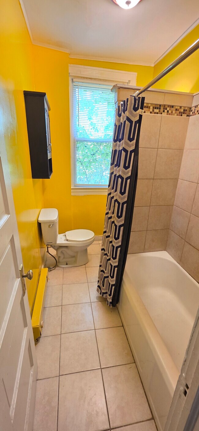 Building Photo - 3702 Chesholm Rd