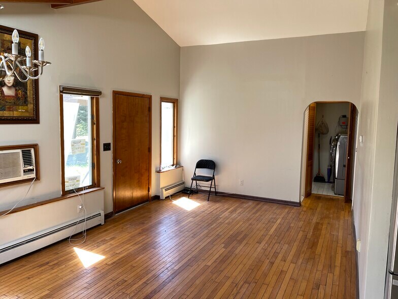 Building Photo - 24 Woodland Ln