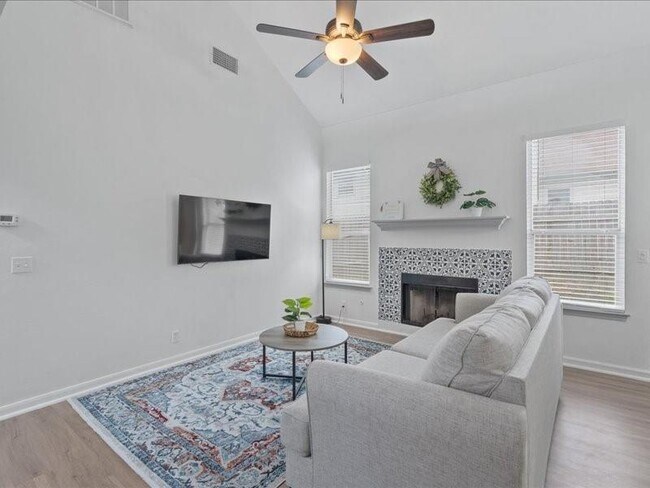 Building Photo - 5303 Edenbourgh Ln