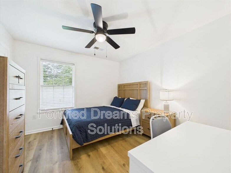 Building Photo - 355 Ransom Rd