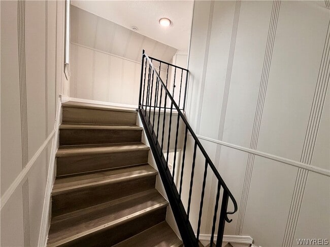 Building Photo - 35 Dorris Ave