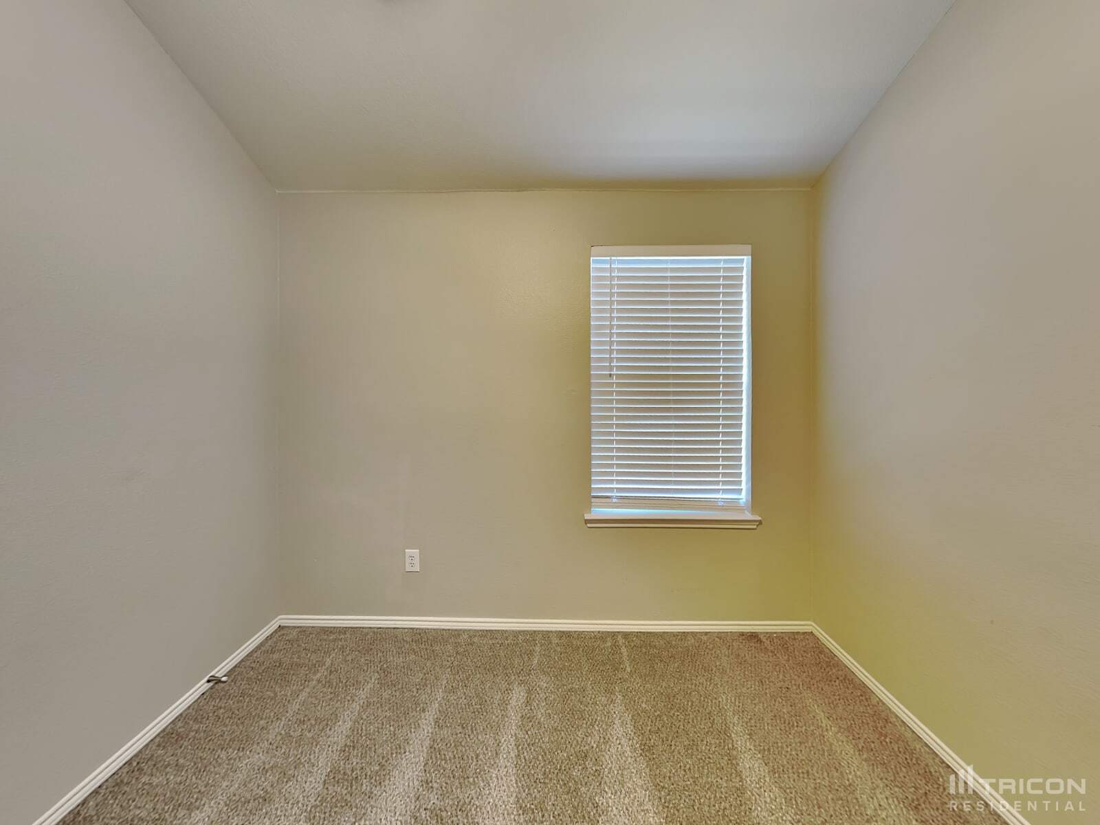 Building Photo - 2544 Taos Dr