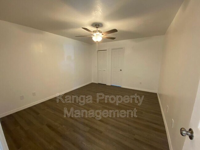 Building Photo - 757 NW Bayard Ave