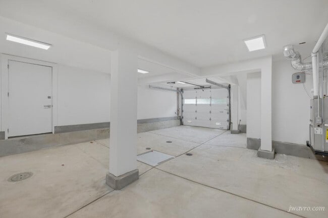 Building Photo - 80 28th St