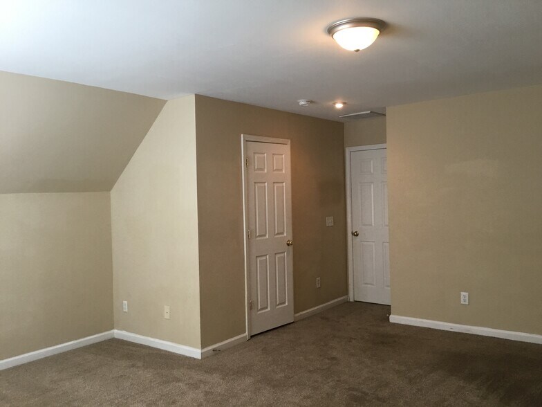 Building Photo - 6032 Evans Mill Rd