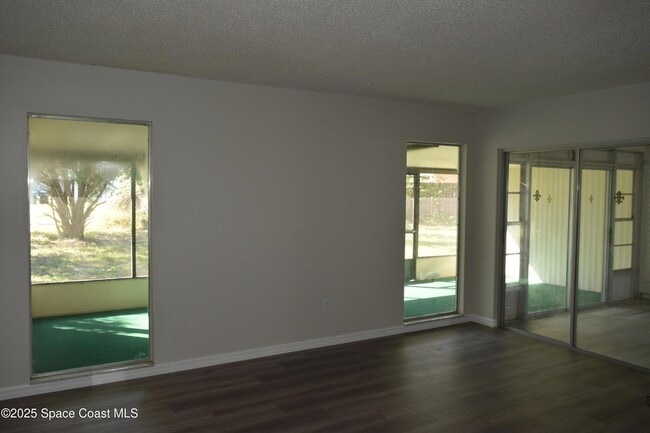 Building Photo - 2696 Yalta St NE