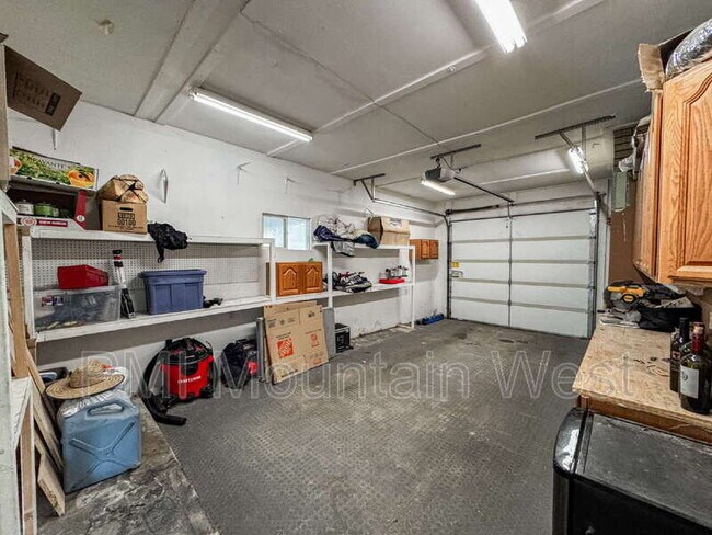 Building Photo - 714 W 850 S