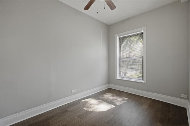 Building Photo - 5020 S Blackstone Ave