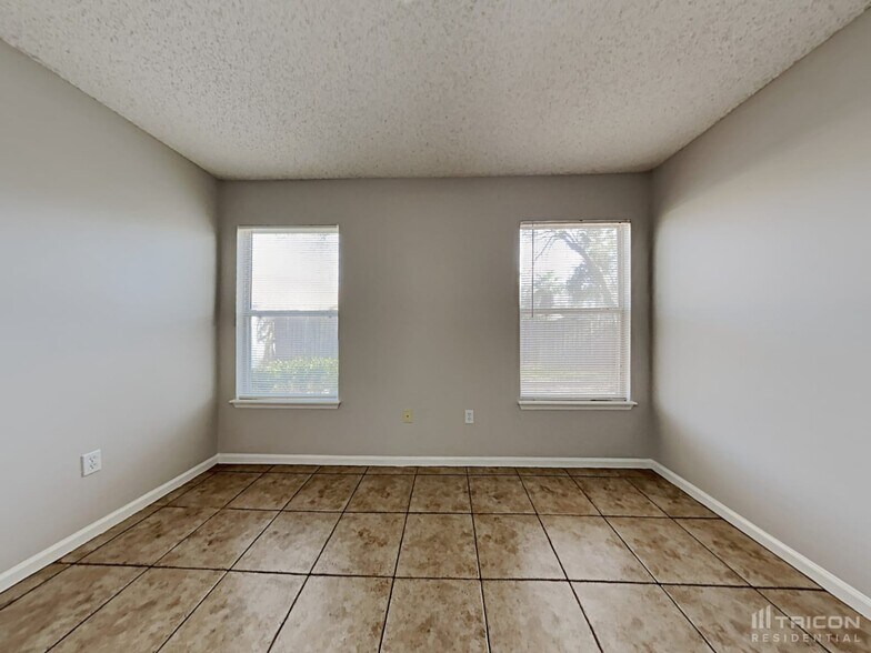 Building Photo - 3134 Wavering Ln