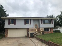 Building Photo - Beautiful Spacious Home